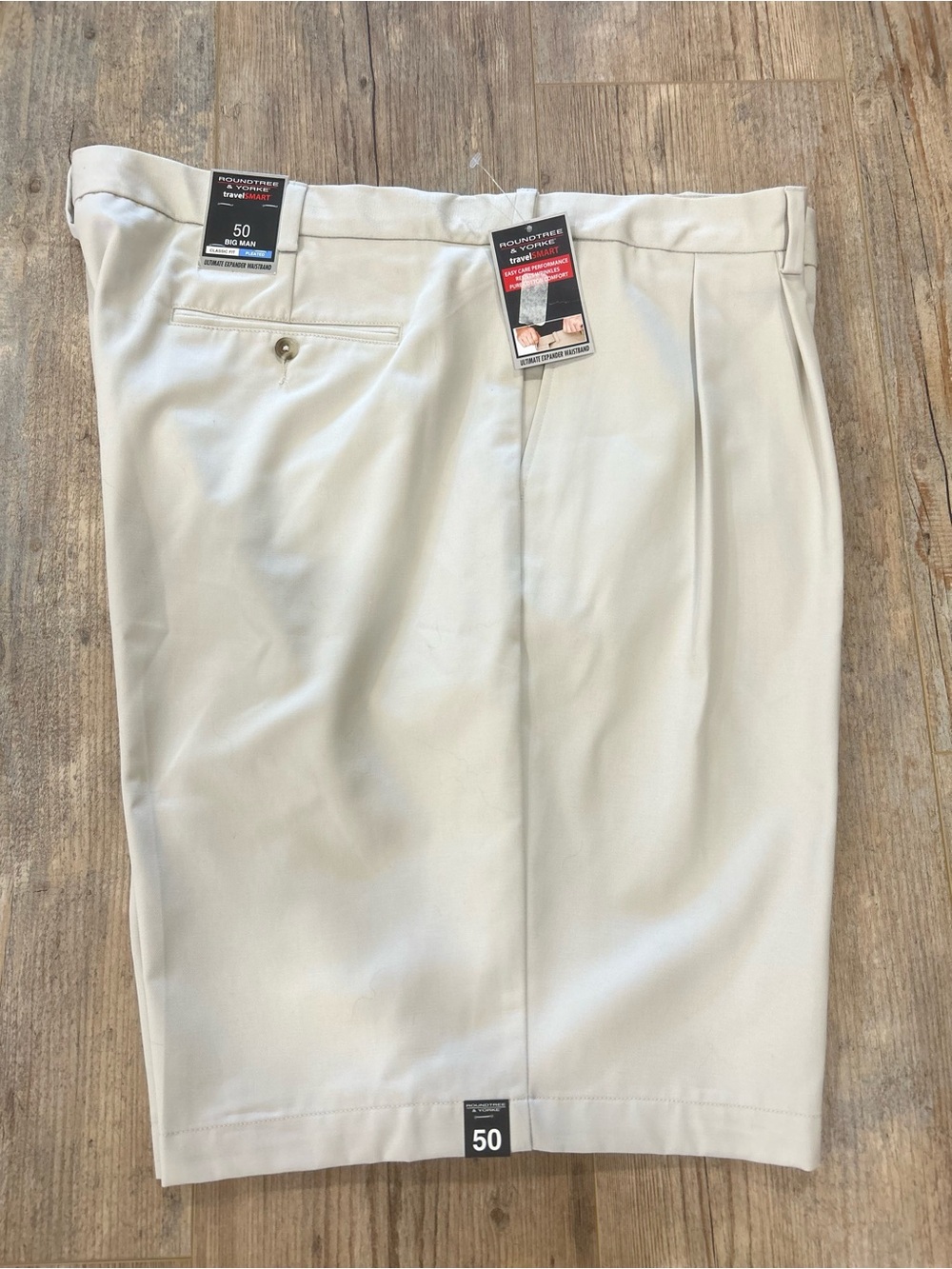 Roundtree & Yorke Men’s Pleated Front Shorts in Beige